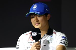 角田裕毅が厳しい質問に冷静に対処「レッドブルF1が、感情を抑えられないドライバーと契約したいと思うか？」